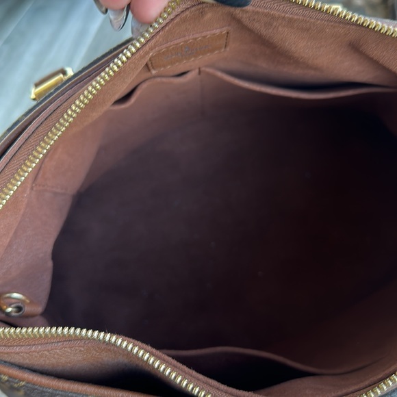 Louis Vuitton Pallas MM in great used condition. - Picture 8 of 16